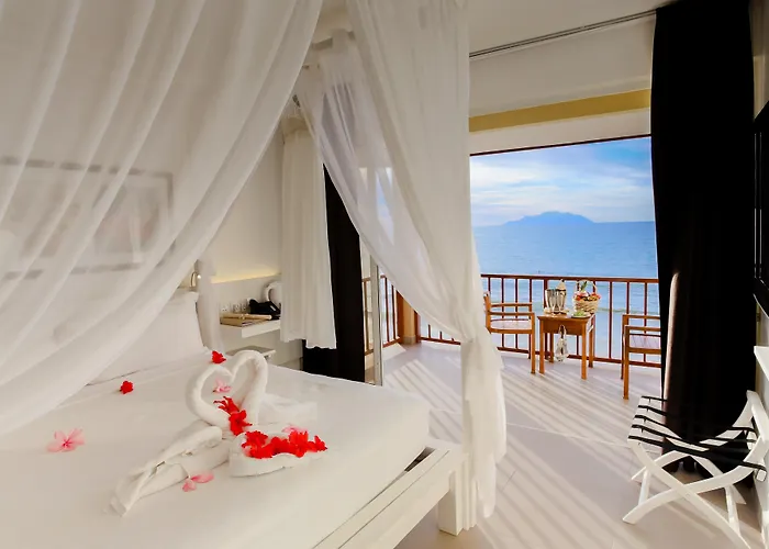 Coral Strand Smart Choice Beau Vallon (Mahe)