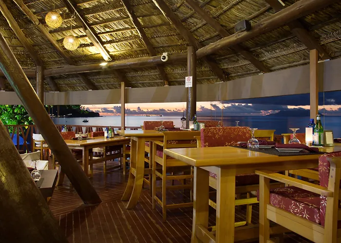 Coral Strand Smart Choice Beau Vallon (Mahe)