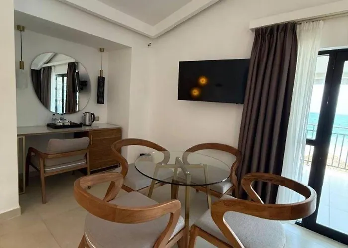 Coral Strand Smart Choice Beau Vallon (Mahe)