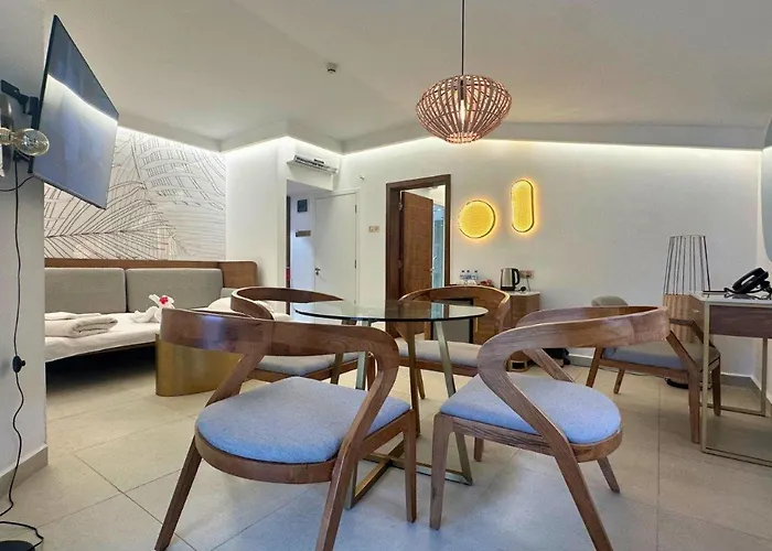 Coral Strand Smart Choice Beau Vallon (Mahe)